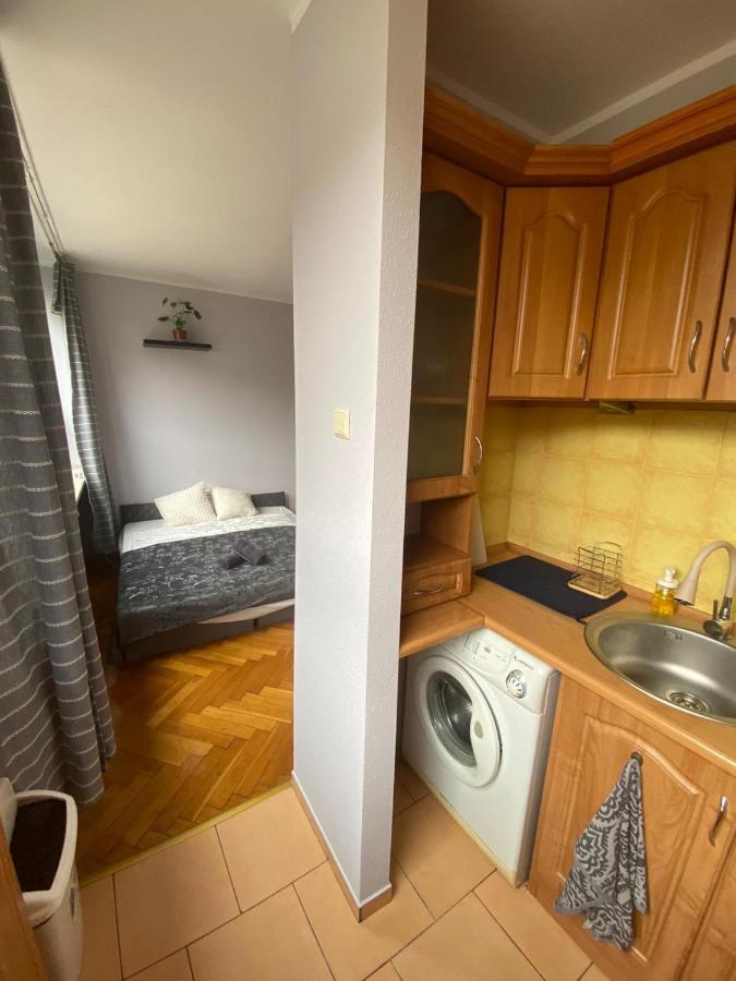 Апартаменты Night Host Matejki 4 Free Parking Бытом Экстерьер фото